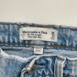Abercrombie 90s Straight Leg Ultra High Rise Jeans, Size 25 extra short curve
